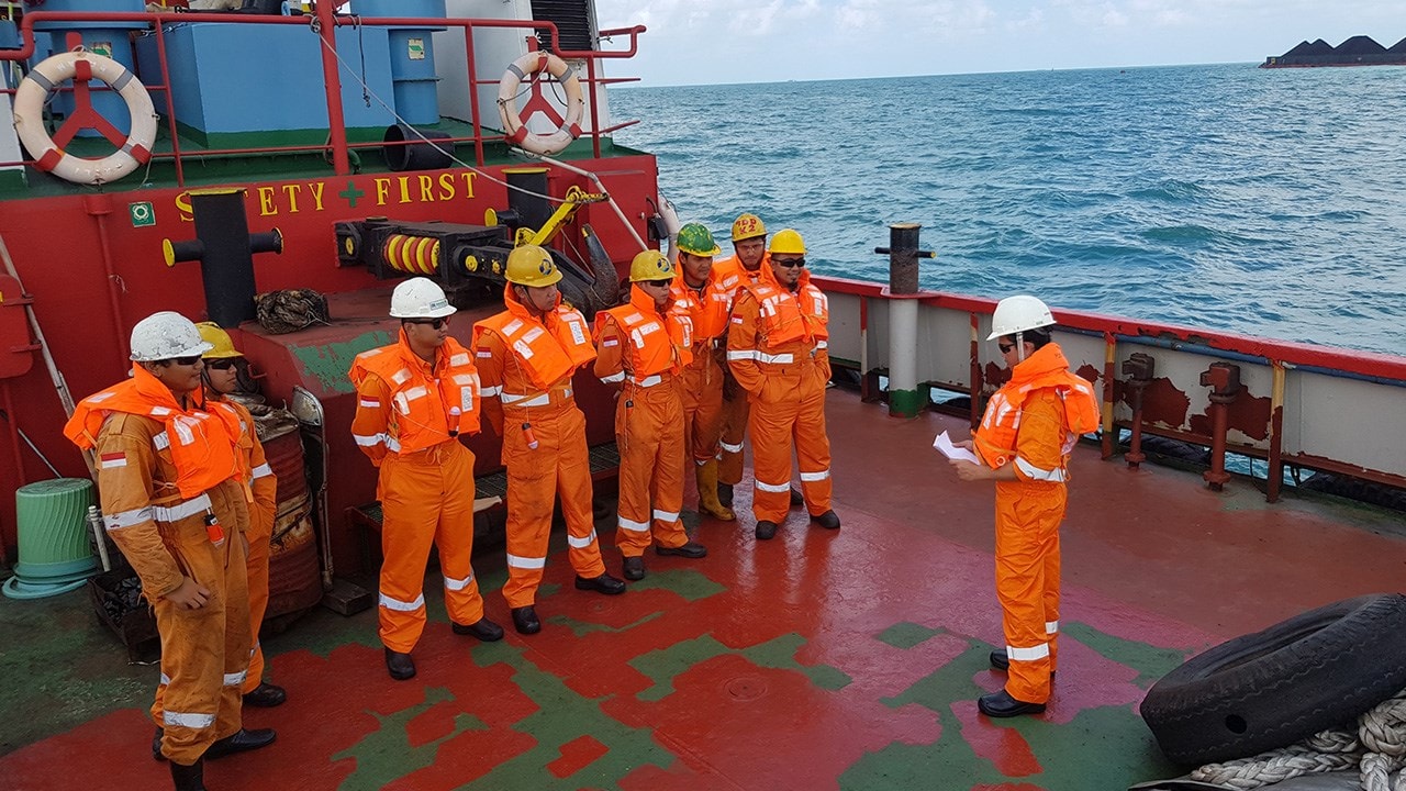 crew-management-slider